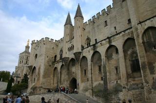 Avignon, palais des Papes (c) Yves TRAYNARD - 2005