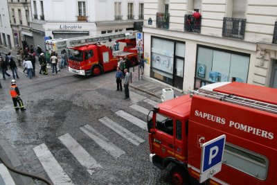 Paris, Incendie rue de Torutille (c) Yves Traynard 2008