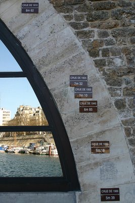 Paris, Gare de l'arsenal (c) Yves Traynard 2007