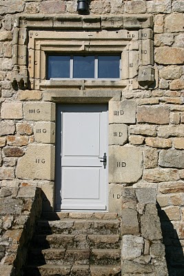 Montregard, Château de la Comtesse de Romezin (c) Yves Traynard 2007