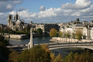 Paris, Pont de la Tournelle (c) Yves TRAYNARD 2005