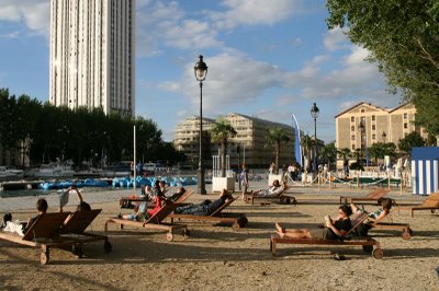 Paris, Paris Plage du côté de Jaurés  (c) Yves Traynard 2008