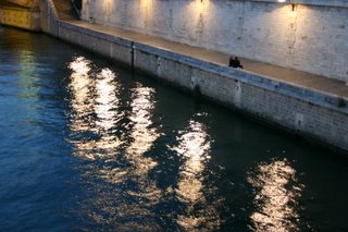 Paris, Notre-Dame, quai de Montebello (c) Yves TRAYNARD 2005