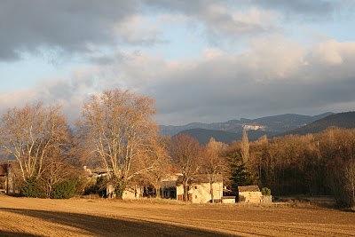Montvendre (Drôme), hameau (c) Yves Traynard 2007
