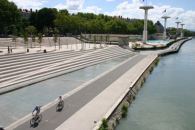 Lyon, berges du Rhône (c) Yves Traynard 2007