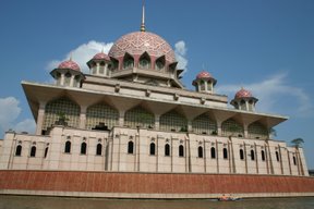 Putrajaya, Mosquée Putra (c) Yves Traynard 2007