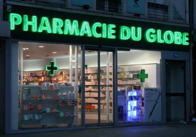 Paris, Pharmacie du Globe, 19 Boulevard Bonne Nouvelle (c) Yves Traynard 2008