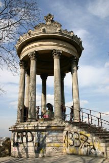 Paris, Parc des Buttes Chaumont (c) Yves Traynard 2006