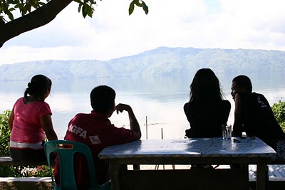 Lac Toba, Restaurant (c) Yves Traynard 2007