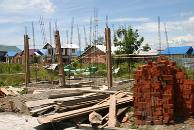 Banda Aceh, Chantier de reconstruction de logement (c) Yves Traynard 2007