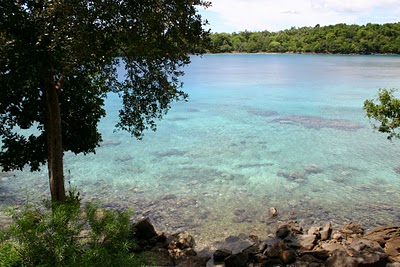 Iboih, bras de mer face à l'île Rubiah (c) Yves Traynard 2007