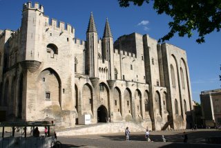 Avignon, Palais des Papes, façade (c) Yves Traynard 2006