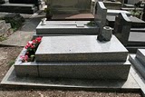 Paris, Cimetière du Père Lachaise, Tombe Penna (c) Yves Traynard 2010