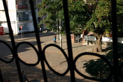 Maputo, rue Maguiguana (c) Yves Traynard 2006