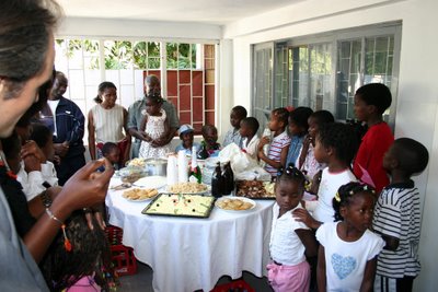 Maputo, anniversaire de Manuela (c) Yves Traynard 2006