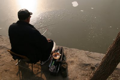 Baoding, Pêcheur au jardin public (c) Yves Traynard 2009