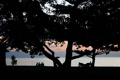 Lovina, La plage, le soir (c) Yves Traynard 2007