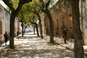 Ilha de Mozambique, ruelle de Piadre (c) Yves Traynard 2006