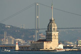 Istanbul, Tour de Léandre et pont sur le Bosphore (c) Yves Traynard 2006